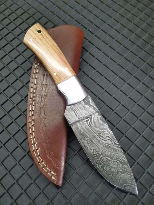 HANDMADE DAMASCUS STEEL HUNTING KNIFE