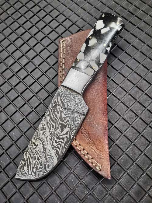 HANDMADE DAMASCUS STEEL HUNTING KNIFE