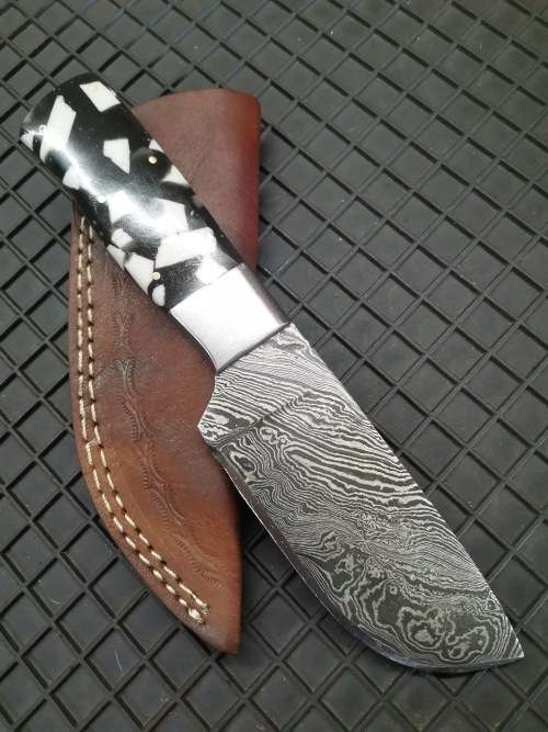 HANDMADE DAMASCUS STEEL HUNTING KNIFE
