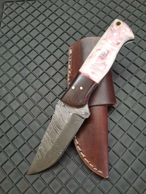 HANDMADE DAMASCUS STEEL HUNTING KNIFE