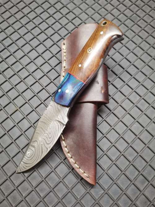 HANDMADE DAMASCUS STEEL HUNTING KNIFE