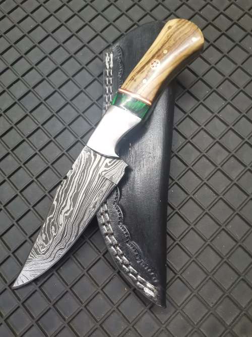 HANDMADE DAMASCUS STEEL HUNTING KNIFE