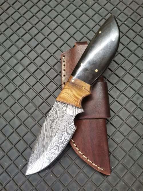 HANDMADE DAMASCUS STEEL HUNTING KNIFE