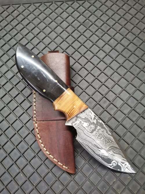 HANDMADE DAMASCUS STEEL HUNTING KNIFE