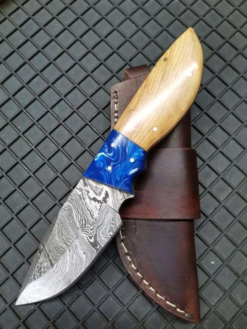 HANDMADE DAMASCUS STEEL HUNTING KNIFE