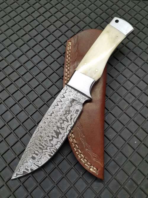 HANDMADE DAMASCUS STEEL HUNTING KNIFE