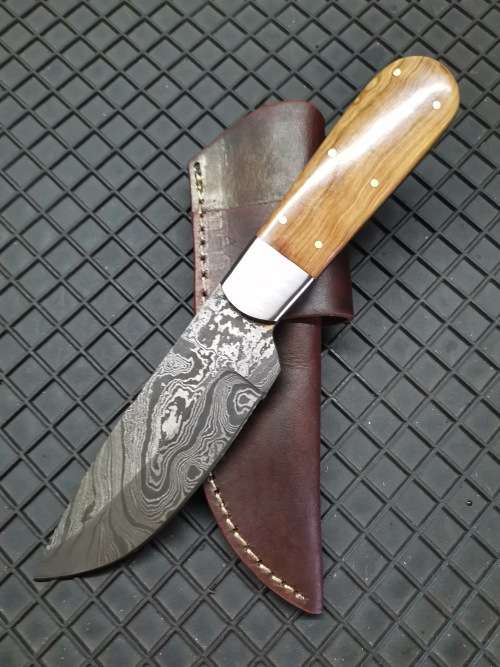 HANDMADE DAMASCUS STEEL HUNTING KNIFE