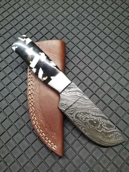 HANDMADE DAMASCUS STEEL HUNTING KNIFE