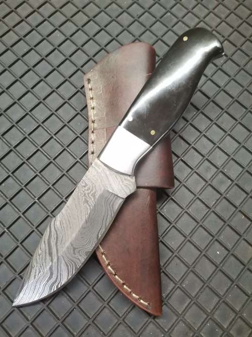HANDMADE DAMASCUS STEEL HUNTING KNIFE
