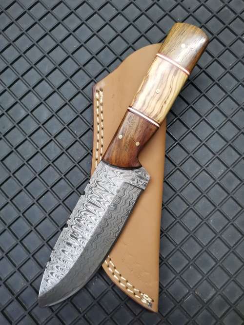 HANDMADE DAMASCUS STEEL HUNTING KNIFE