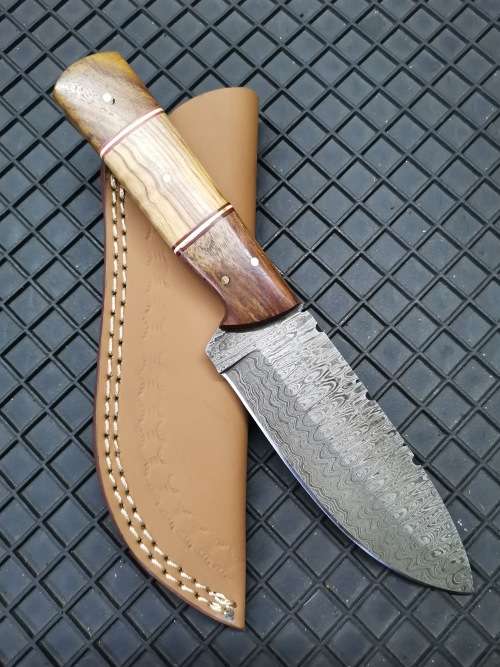 HANDMADE DAMASCUS STEEL HUNTING KNIFE