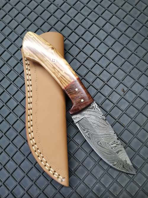 HANDMADE DAMASCUS STEEL HUNTING KNIFE