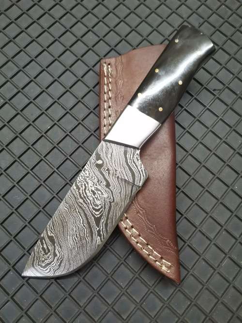 HANDMADE DAMASCUS STEEL HUNTING KNIFE