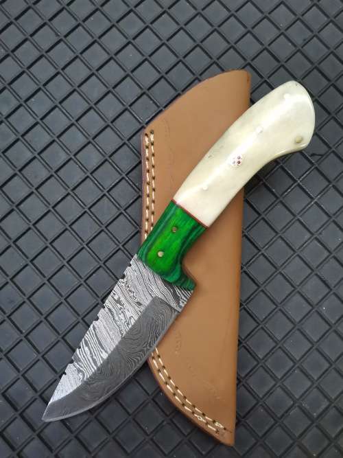 HANDMADE DAMASCUS STEEL HUNTING KNIFE