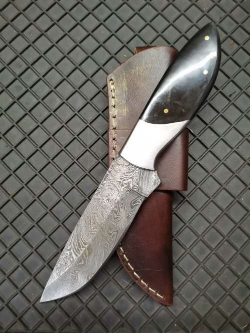 HANDMADE DAMASCUS STEEL HUNTING KNIFE