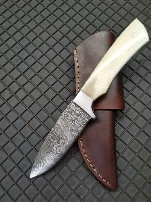 HANDMADE DAMASCUS STEEL HUNTING KNIFE
