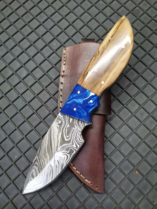 HANDMADE DAMASCUS STEEL HUNTING KNIFE