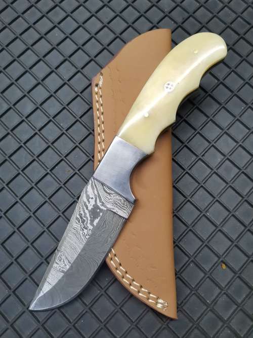 HANDMADE DAMASCUS STEEL HUNTING KNIFE