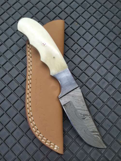 HANDMADE DAMASCUS STEEL HUNTING KNIFE
