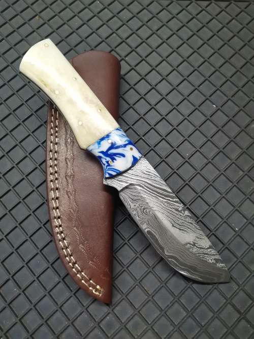 HANDMADE DAMASCUS STEEL HUNTING KNIFE