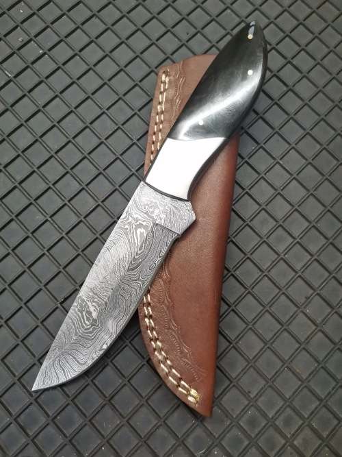 HANDMADE DAMASCUS STEEL HUNTING KNIFE