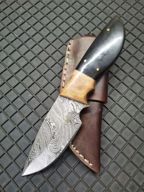 HANDMADE DAMASCUS STEEL HUNTING KNIFE