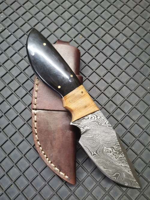 HANDMADE DAMASCUS STEEL HUNTING KNIFE