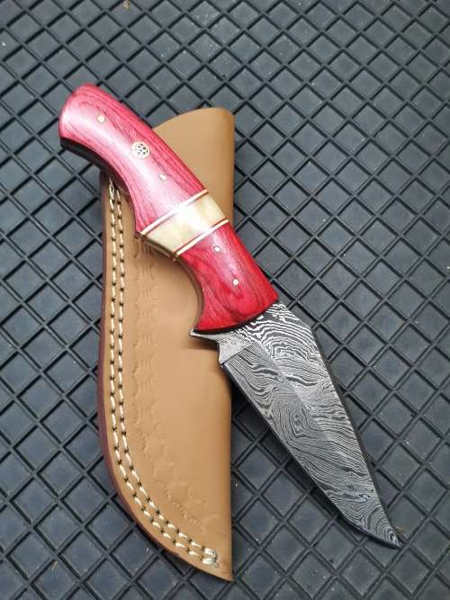 HANDMADE DAMASCUS HIGH CARBON STEEL HUNTING KNIFE !!!