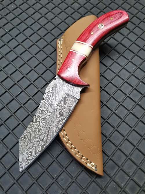 HANDMADE DAMASCUS STEEL HUNTING KNIFE