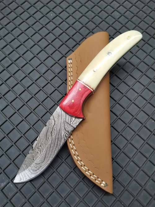 HANDMADE DAMASCUS STEEL HUNTING KNIFE