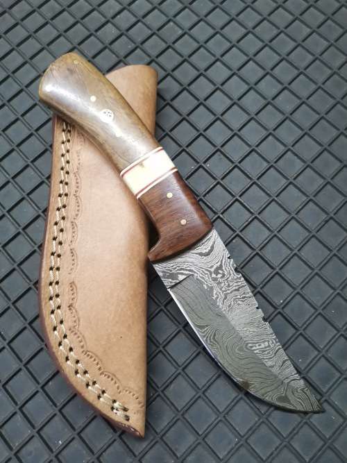 HANDMADE DAMASCUS STEEL HUNTING KNIFE