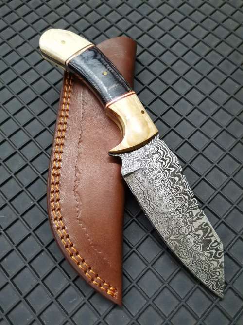 HANDMADE DAMASCUS STEEL HUNTING KNIFE