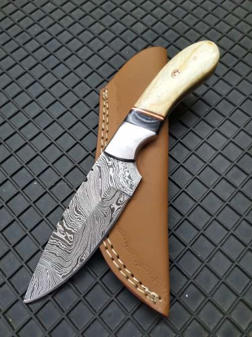 HANDMADE DAMASCUS STEEL HUNTING KNIFE