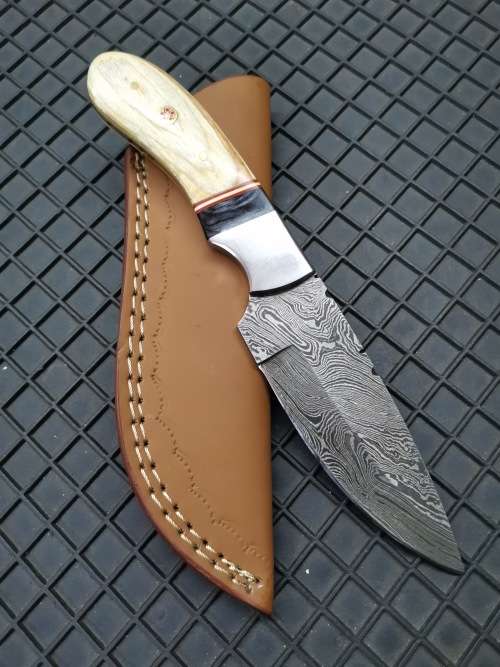 HANDMADE DAMASCUS STEEL HUNTING KNIFE