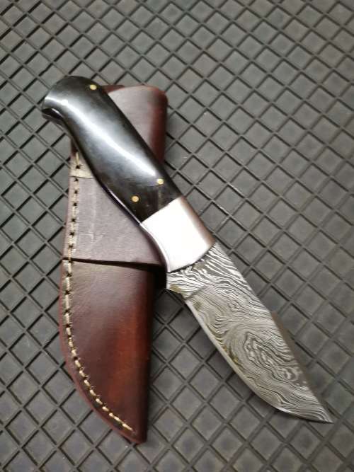 HANDMADE DAMASCUS STEEL HUNTING KNIFE