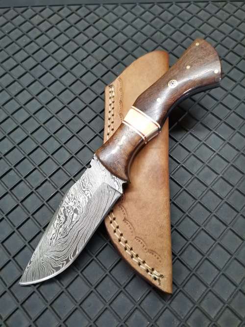 HANDMADE DAMASCUS STEEL HUNTING KNIFE
