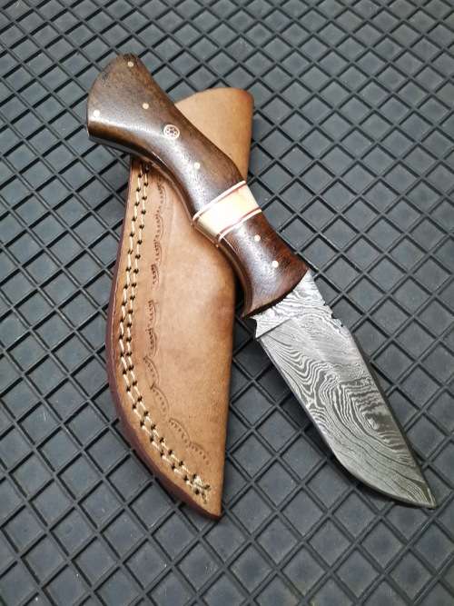 HANDMADE DAMASCUS STEEL HUNTING KNIFE