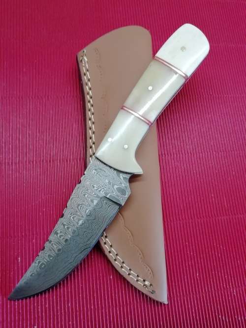 HANDMADE DAMASCUS STEEL HUNTING KNIFE !!!