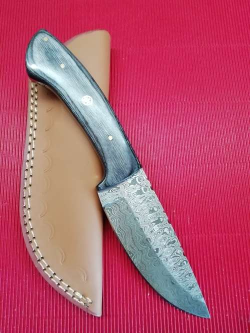 HANDMADE DAMASCUS STEEL HUNTING KNIFE !!!