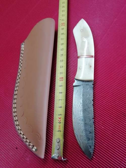 HANDMADE DAMASCUS STEEL HUNTING KNIFE !!!