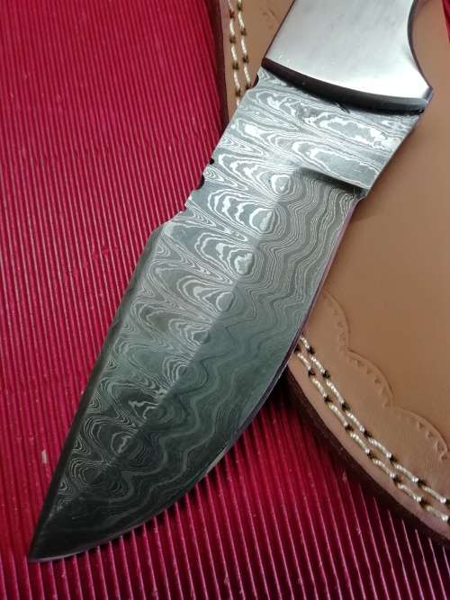 HANDMADE DAMASCUS STEEL HUNTING KNIFE !!!