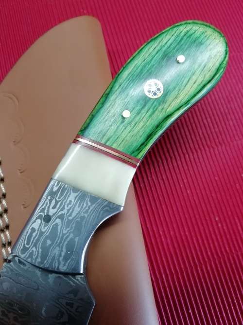 HANDMADE DAMASCUS STEEL HUNTING KNIFE !!!