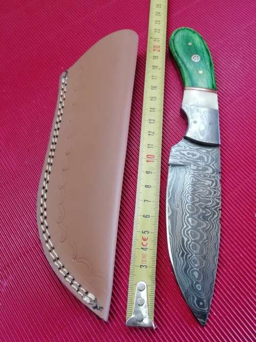 HANDMADE DAMASCUS STEEL HUNTING KNIFE !!!