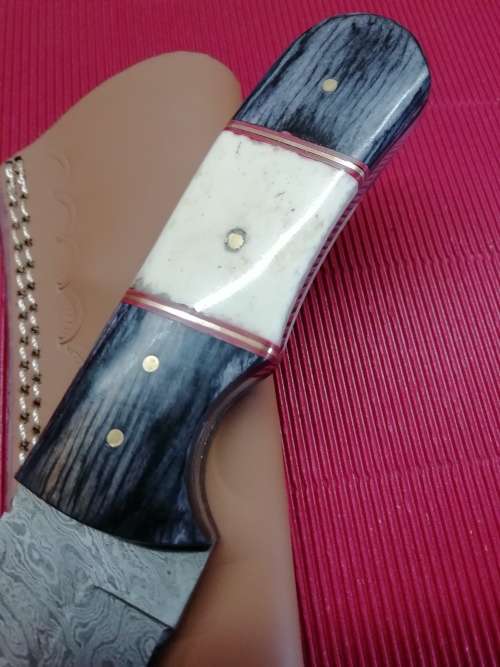 HANDMADE DAMASCUS STEEL HUNTING KNIFE !!!