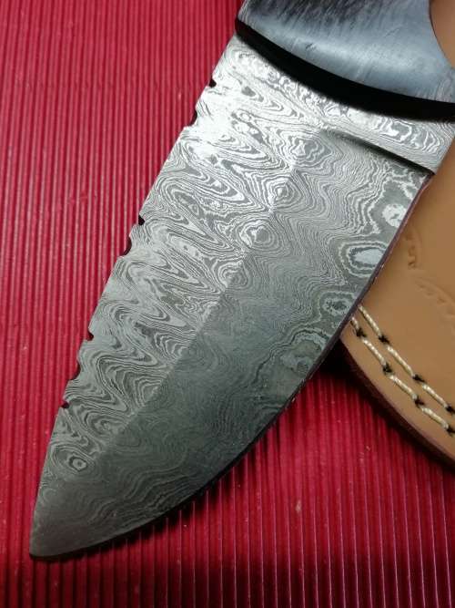 HANDMADE DAMASCUS STEEL HUNTING KNIFE !!!