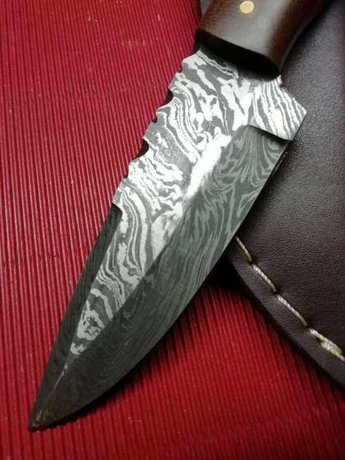 HANDMADE DAMASCUS STEEL HUNTING KNIFE !!!