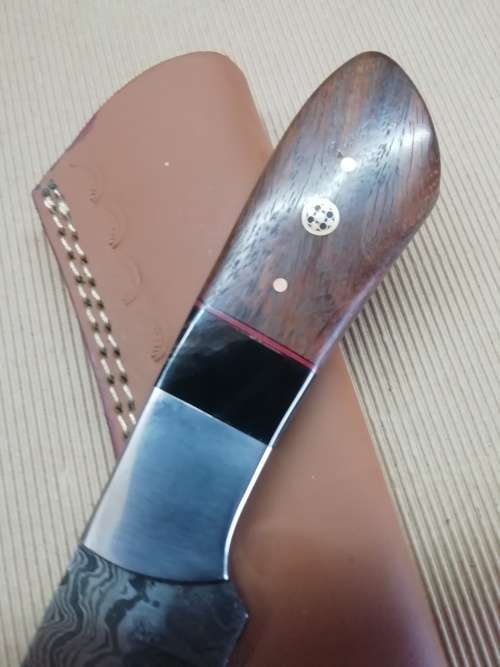 HANDMADE DAMASCUS STEEL HUNTING KNIFE !!!