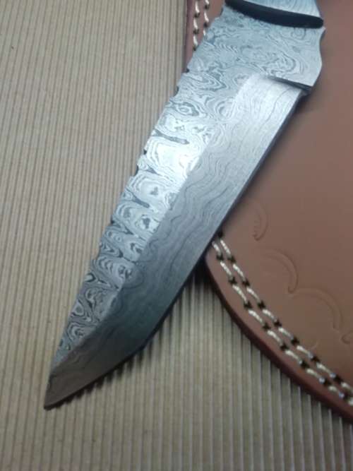 HANDMADE DAMASCUS STEEL HUNTING KNIFE !!!