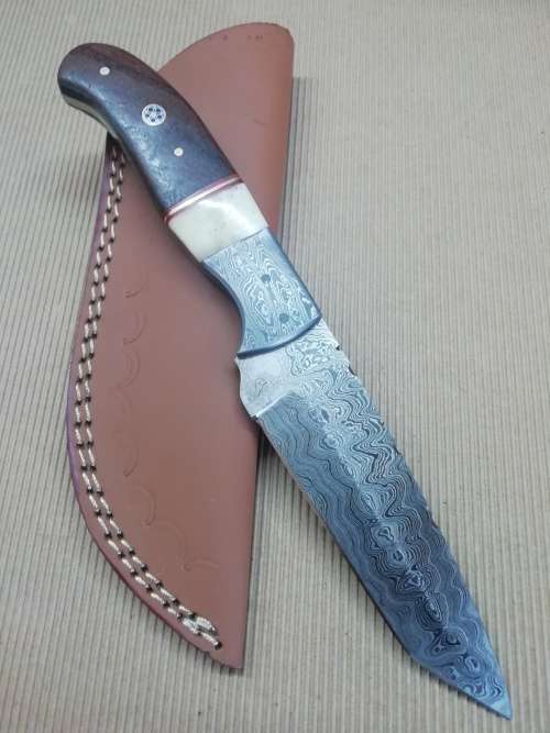 HANDMADE DAMASCUS STEEL HUNTING KNIFE !!!