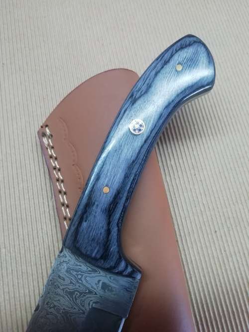 HANDMADE DAMASCUS STEEL HUNTING KNIFE !!!